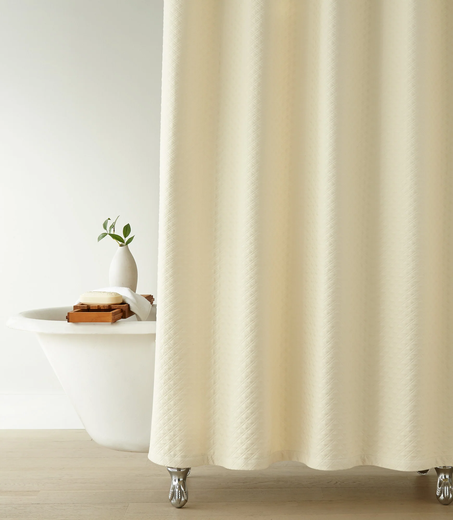 Alyssa Matelassé Shower Curtain - Image 4