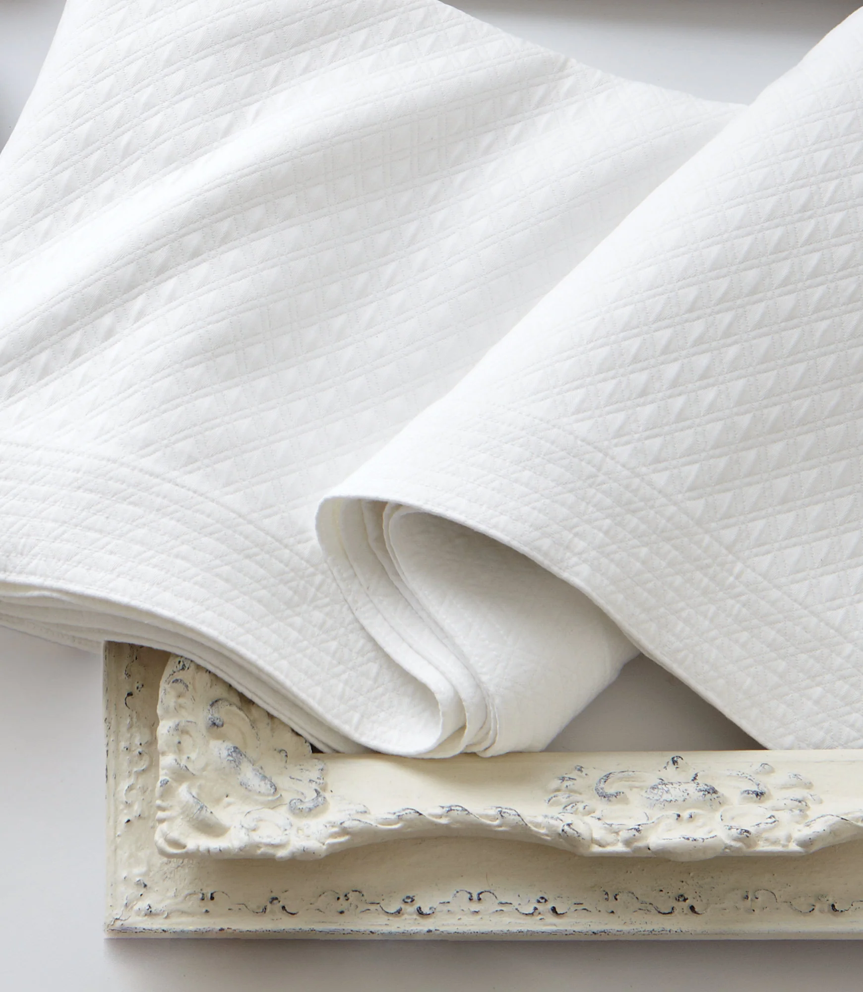 Alyssa Matelassé Coverlet - Image 5