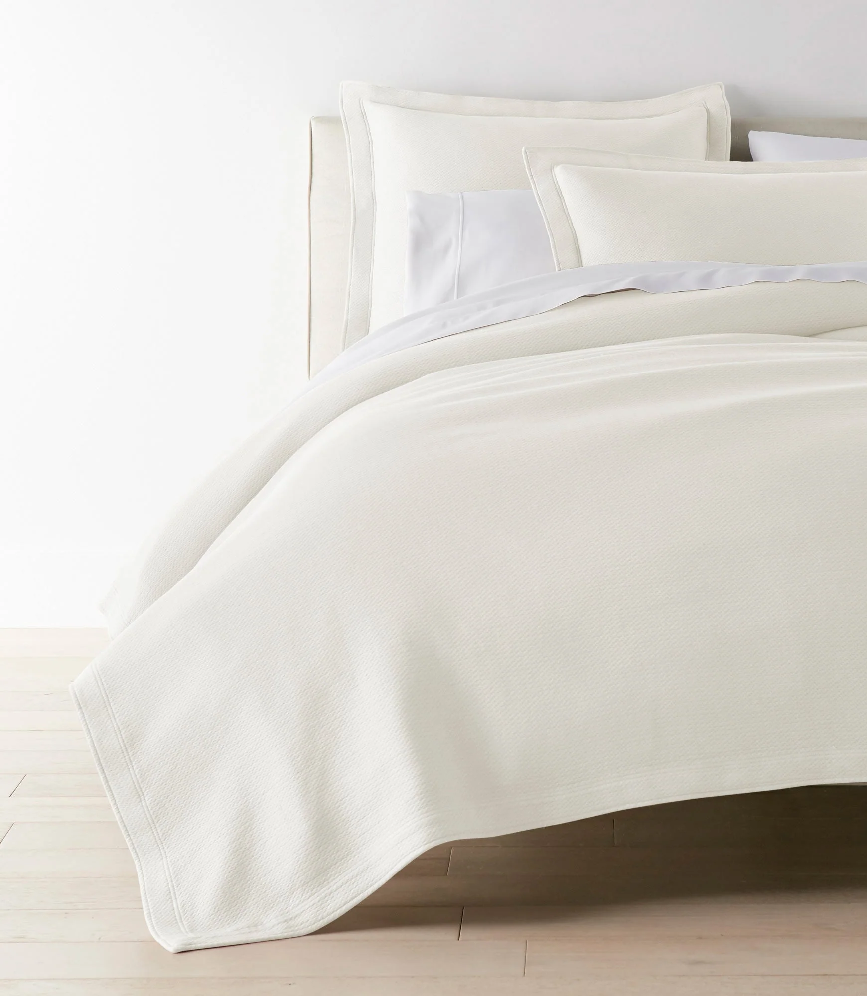 Angie Matelassé Coverlet - Image 5
