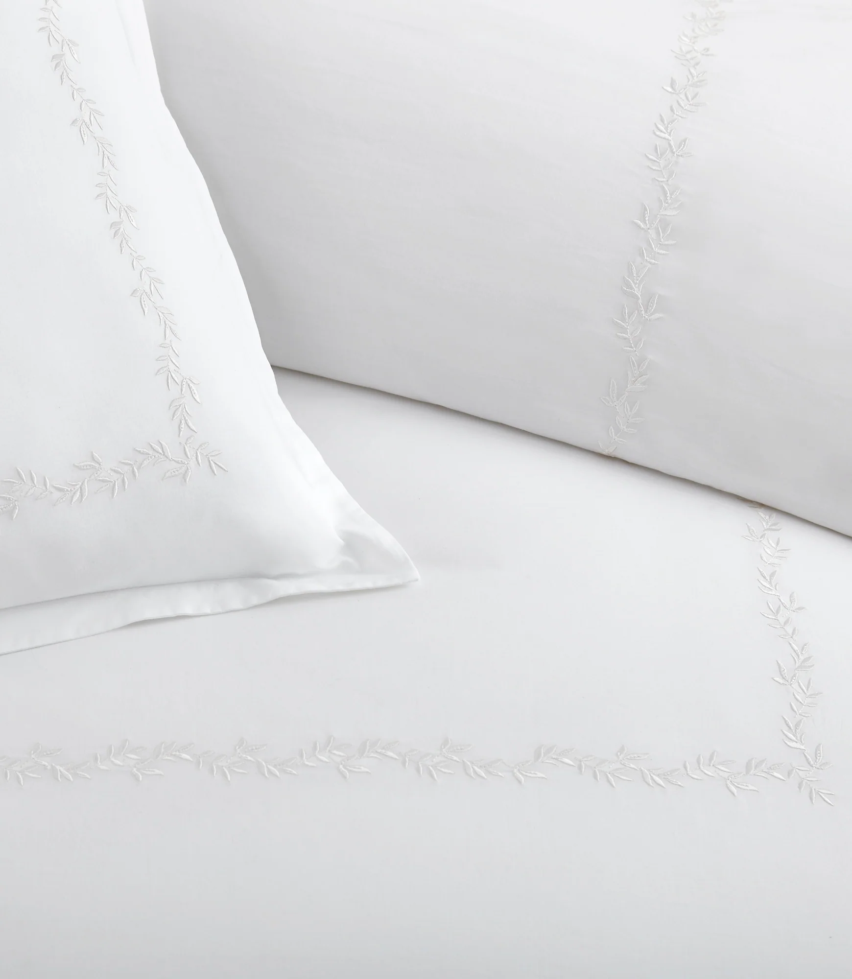 Ivy Classic Embroidered Duvet Set - Image 7