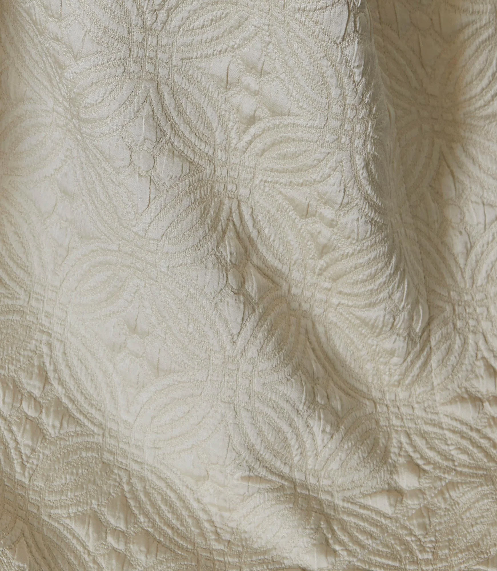 Lucia Matelassé Coverlet - Image 5