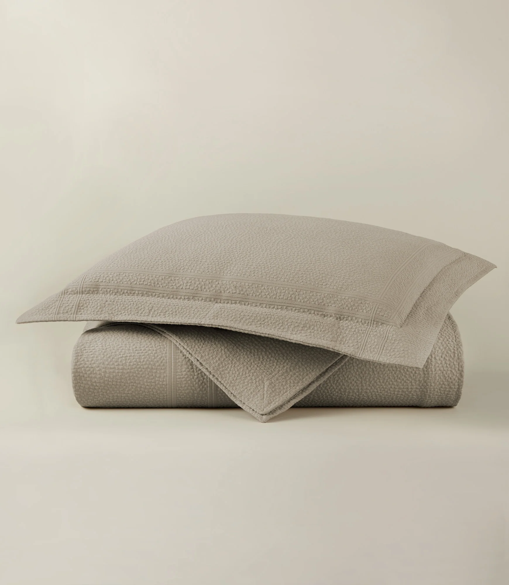 Montauk Matelassé Coverlet - Image 12