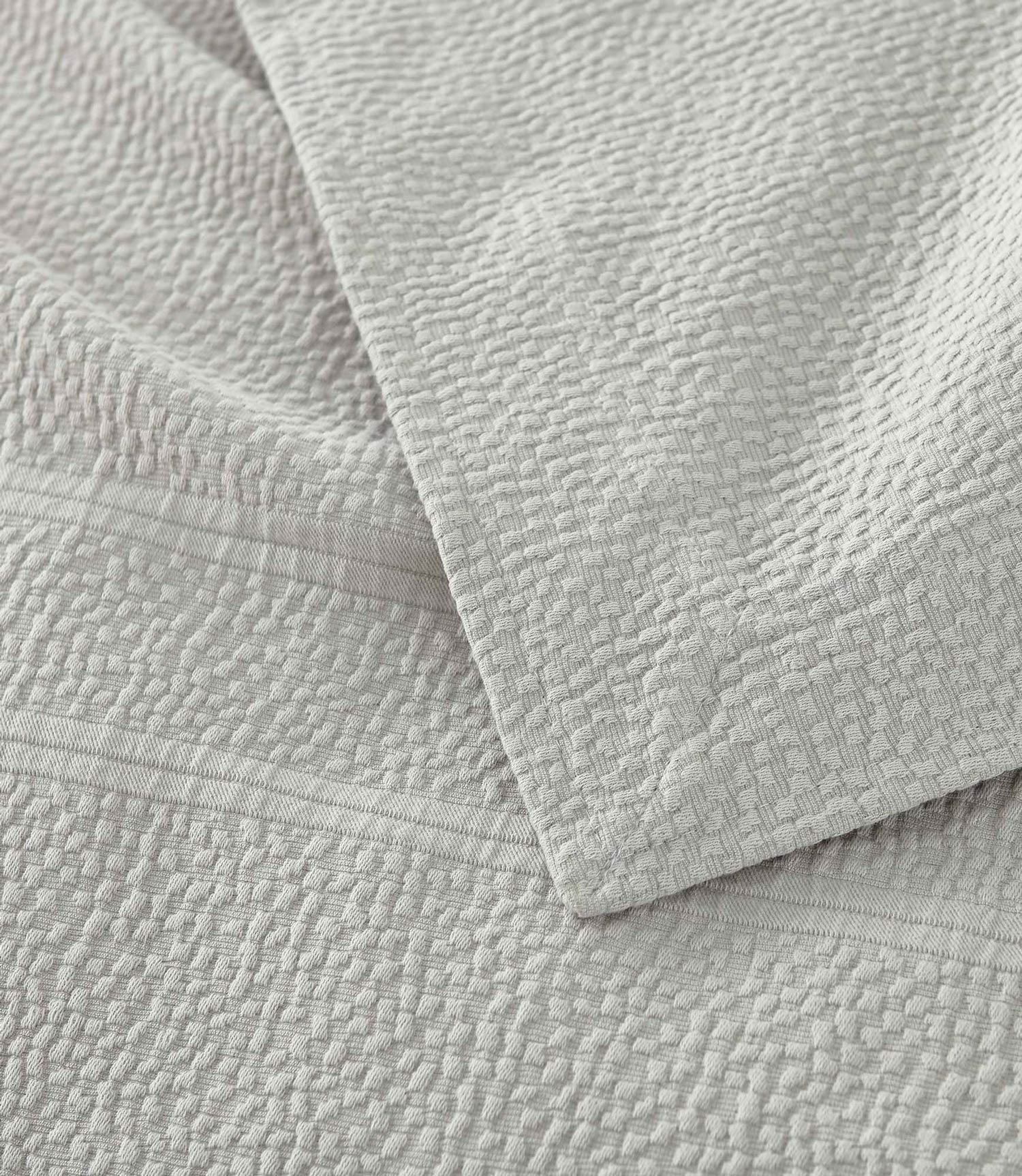 Montauk Matelassé Coverlet - Image 16