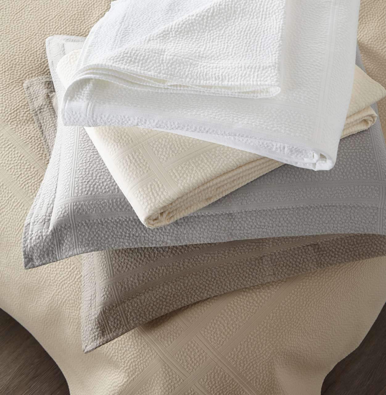 Montauk Matelassé Coverlet - Image 19