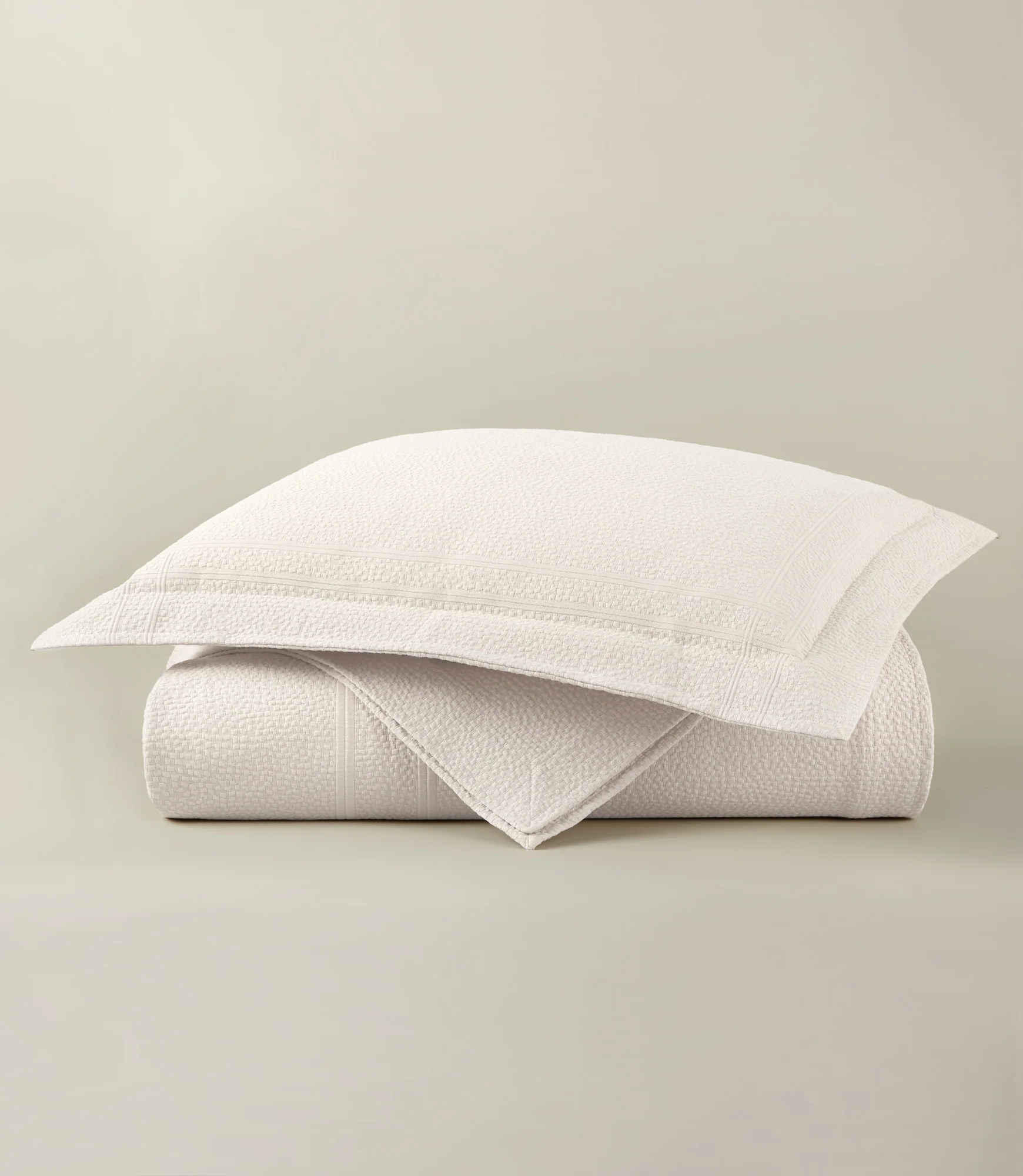 Montauk Matelassé Coverlet - Image 5