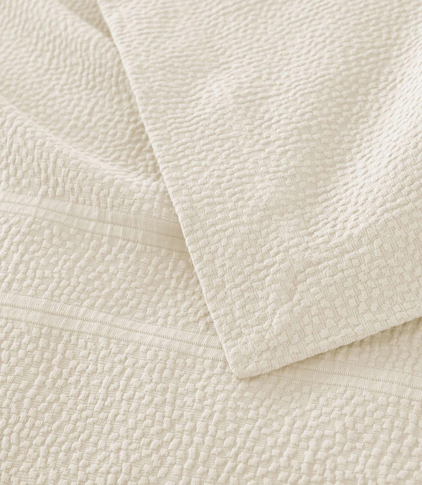 Montauk Matelassé Coverlet - Image 6