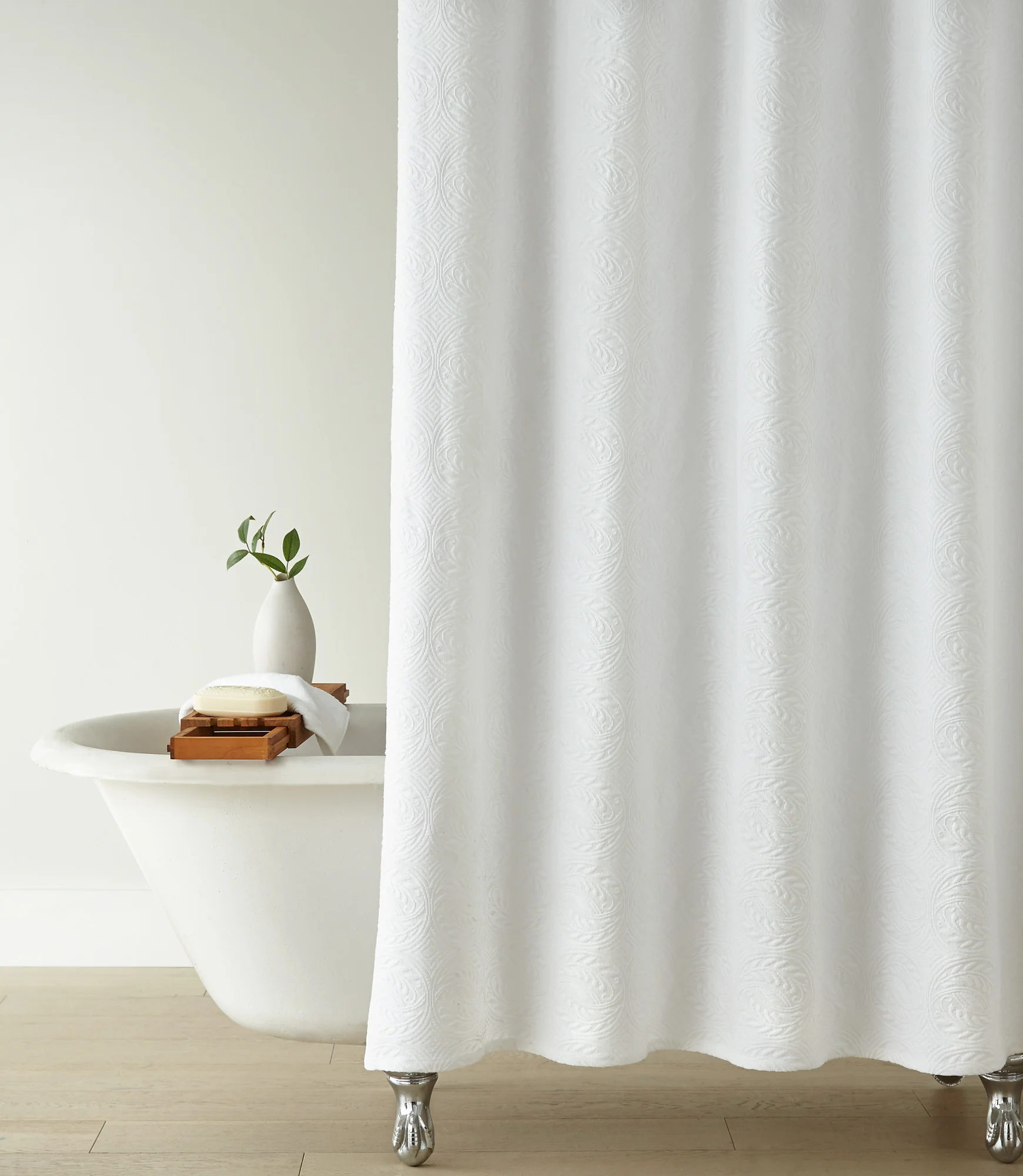 Vienna Matelassé Shower Curtain - Image 4