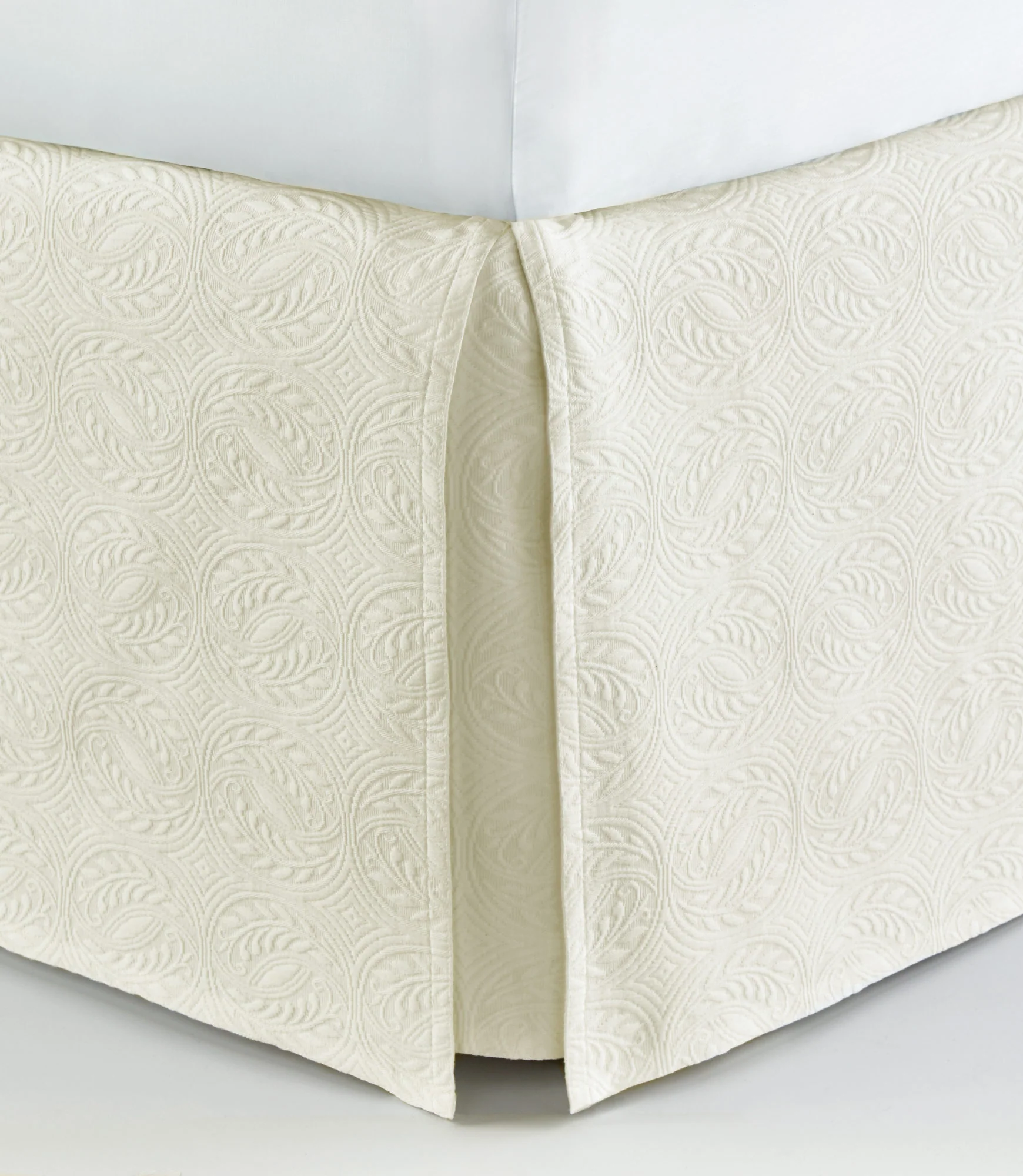 Vienna Matelassé Tailored Bed Skirt - Image 4
